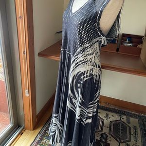 NWOT Komarov Pleated Fitted Silhouette Dress